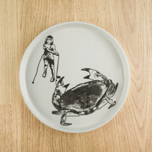 Load image into Gallery viewer, catching a crab plate
